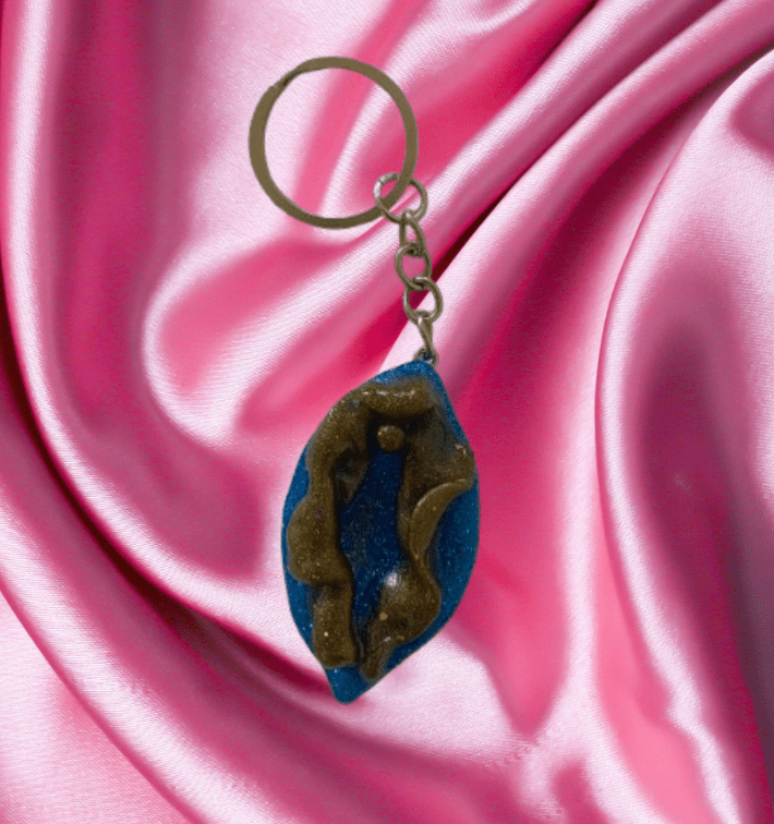 Glittergrej Tissekone nøglering - Filurfifi