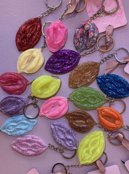 Glittergrej Tissekone nøglering